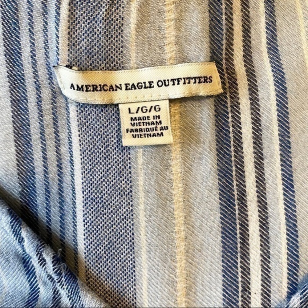 •American Eagle• Juniors button down cropped style shirt‎ - Picture 7 of 8